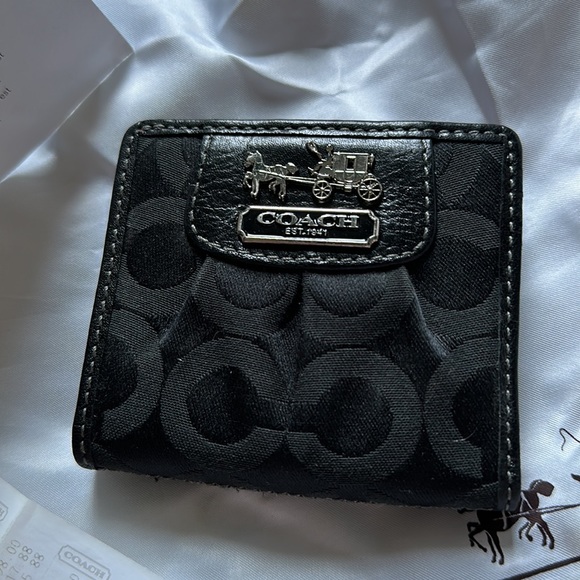 COACH SIGNATURE COLLECTION!!!! Purse and WALLET DUO! - Picture 12 of 17